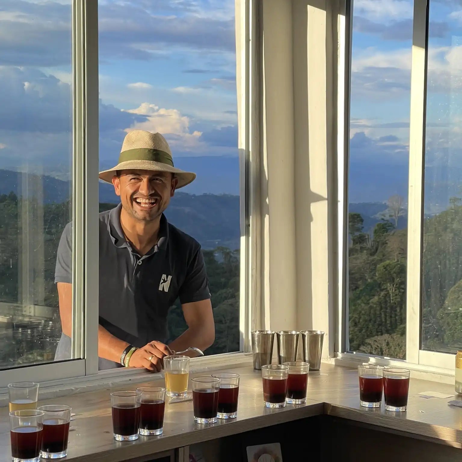 OSCAR HERNÁNDEZ | Colombia | Washed & Dried with Lavender - kaffemikLavender | Lemon Verbena | LimeKaffeebohnen